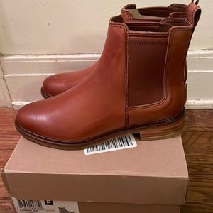 Clarks Arlo leather Chelsea boot 7.5 NEW